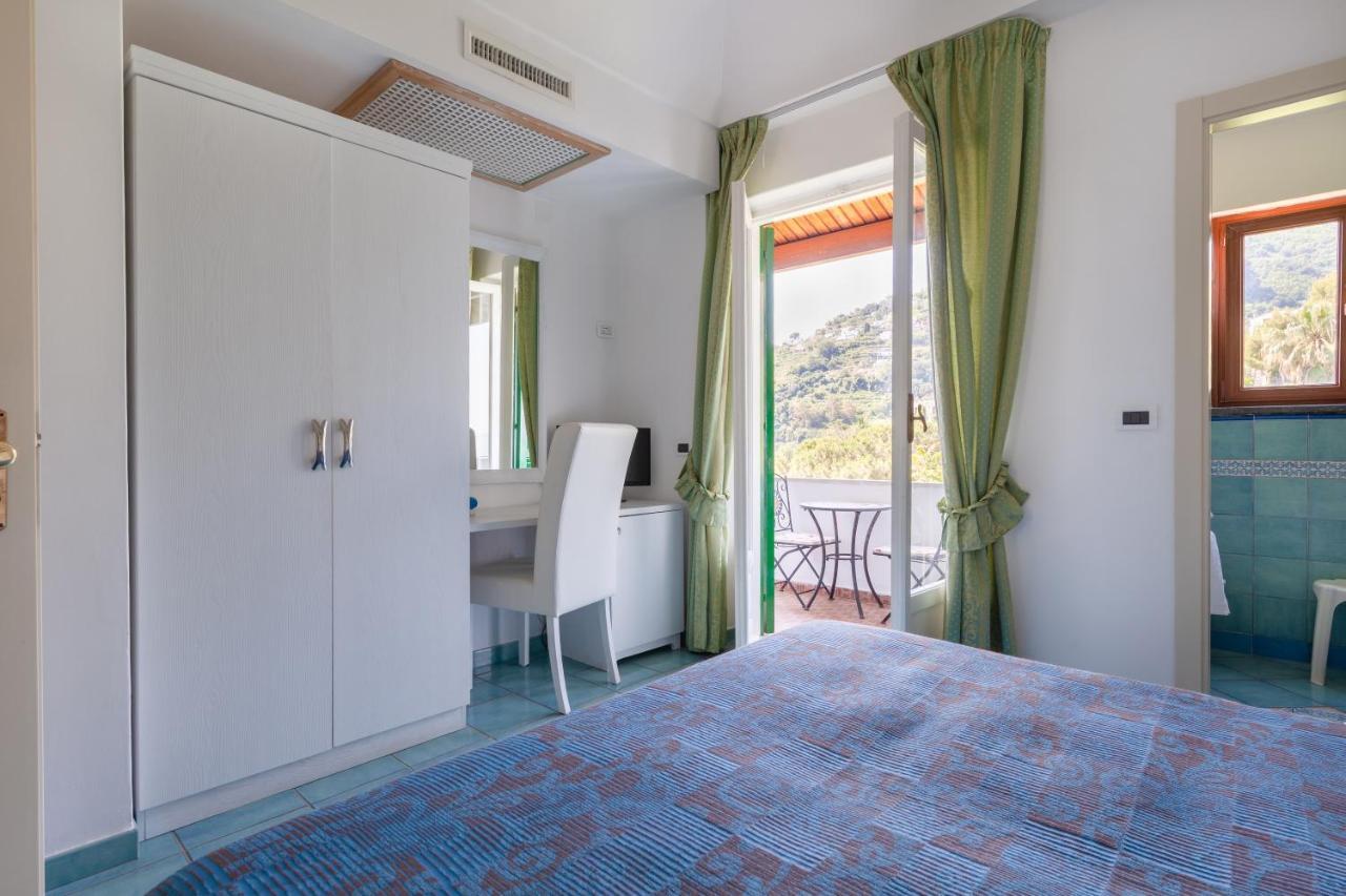 Hotel Don Felipe イスキア島 エクステリア 写真